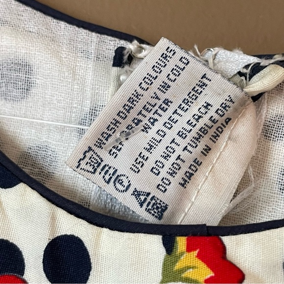 NWT Beautiful 1/2 Year Old Girls Floral Cotton Dress in Red, Blue and White. - Picture 8 of 16